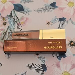 Hourglass Velvet Story Lip Cream - Touch